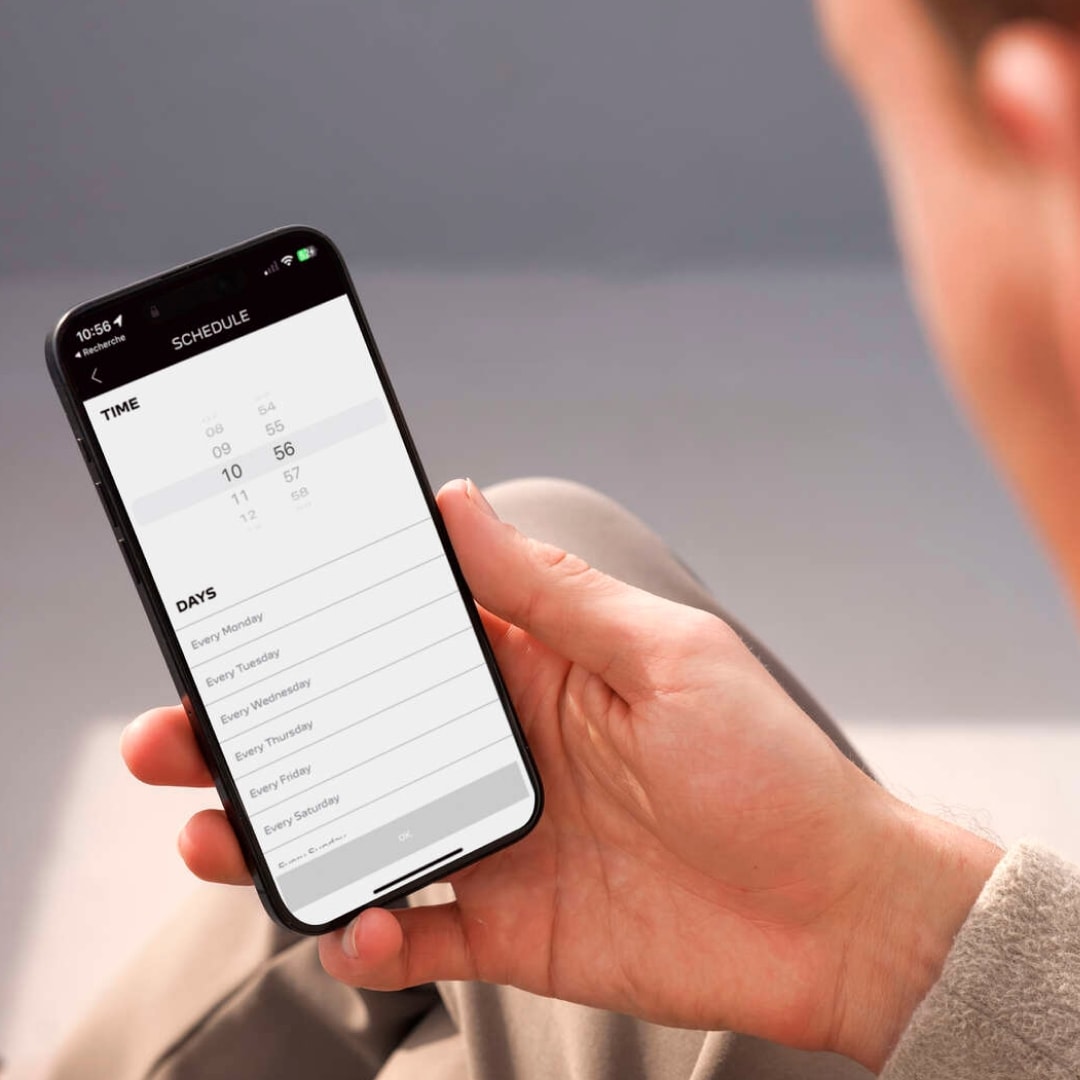 Homme avec un smartphone