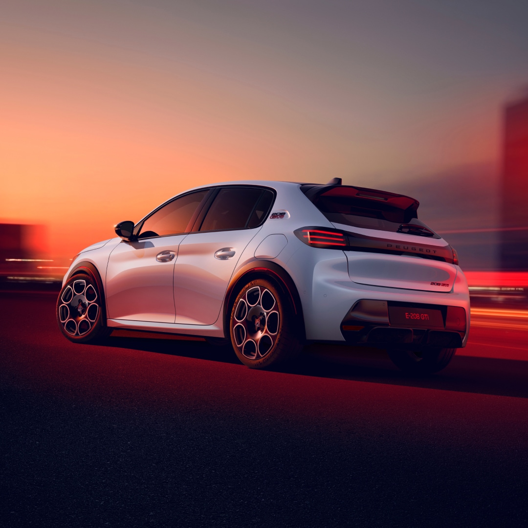 Nouvelle PEUGEOT E-208 GTi vue arrière