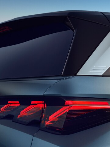 PEUGEOT E-5008 rear floating spoiler