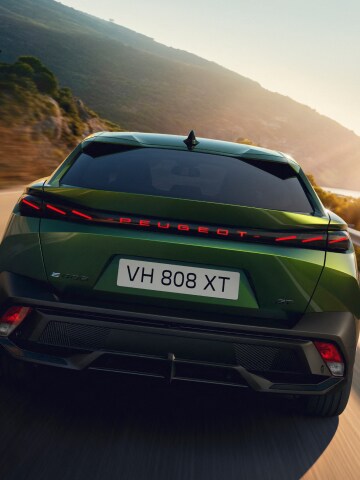 Nouvelle PEUGEOT E-408 vue arrière